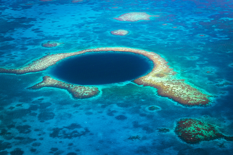 the blue hole lighthouse reef
